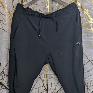 damaged oakley joggers  
